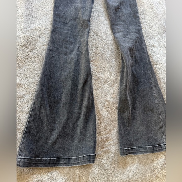 Free People We The Free Black Carly Mid Rise Flare Overalls Size 24 - Picture 8 of 11